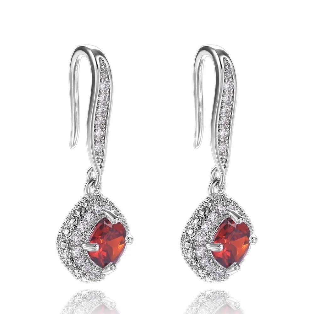 New Women’s 925 Silver Beautiful Zircon Earrings - Picture 1 of 1